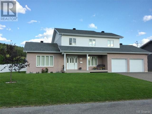 37 Thibaudeau Avenue, House detached with 4 bedrooms, 1 bathrooms and null parking in Edmundston NB | Image 1