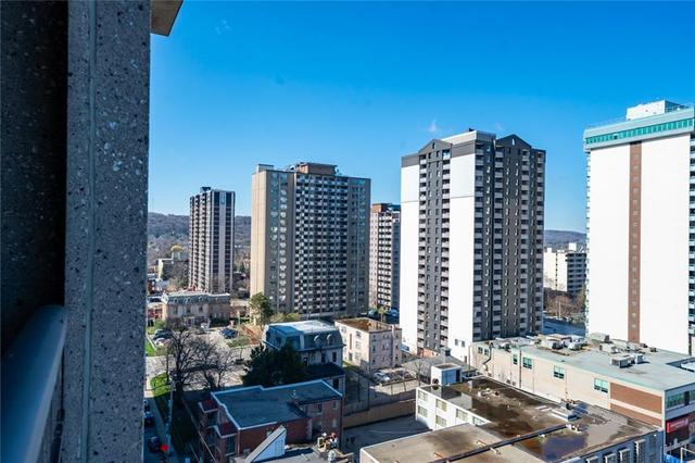 ph3 - 150 Main Street W, Condo with 2 bedrooms, 2 bathrooms and null parking in Hamilton ON | Image 16