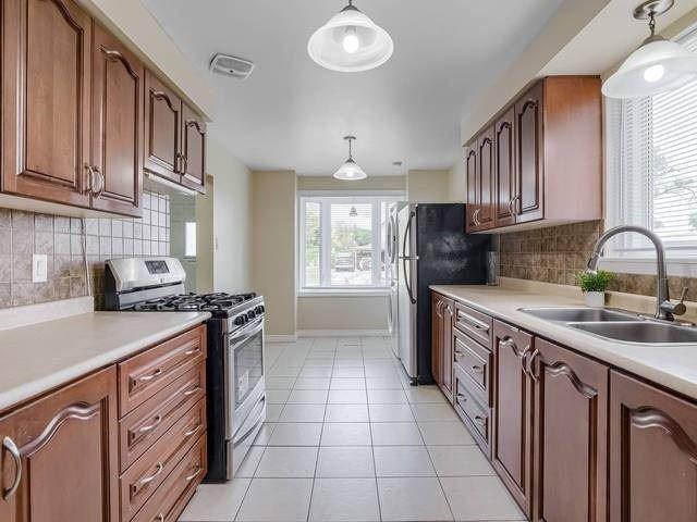 89 Cloverdale Dr, House semidetached with 4 bedrooms, 4 bathrooms and 5 parking in Brampton ON | Image 28