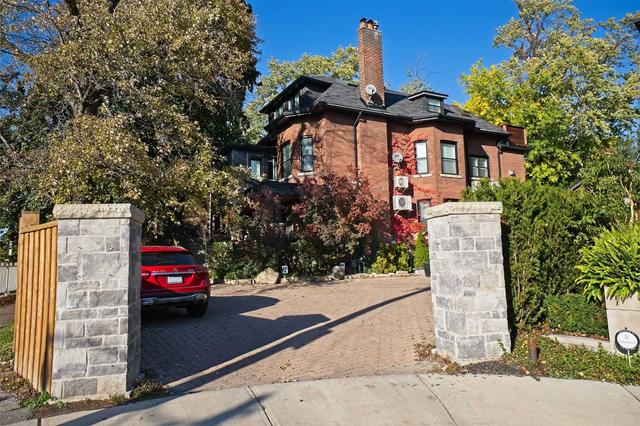 29 Scarth Rd, House detached with 4 bedrooms, 7 bathrooms and 5 parking in Toronto ON | Image 1