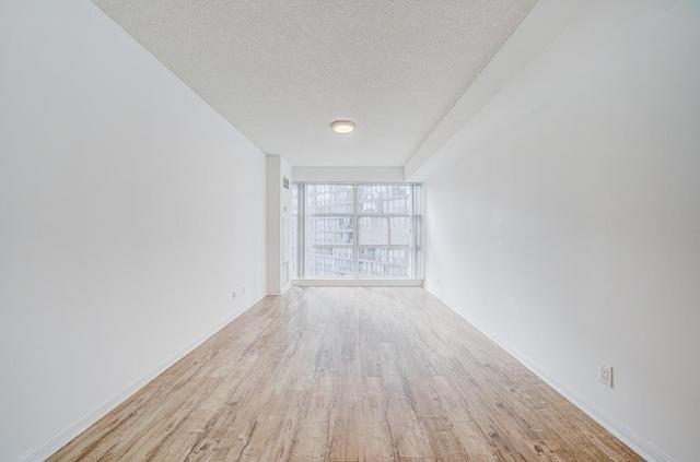1002 - 11 St Joseph St, Condo with 1 bedrooms, 1 bathrooms and 0 parking in Toronto ON | Image 5