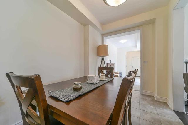 26 Military Cres, House attached with 3 bedrooms, 3 bathrooms and 2 parking in Brampton ON | Image 9