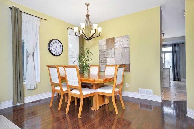 2151 Valin St, House detached with 4 bedrooms, 3 bathrooms and 4 parking in Ottawa ON | Image 8