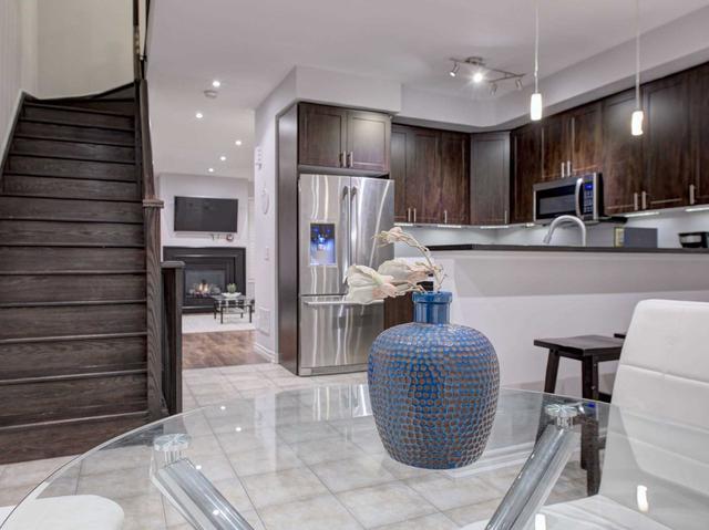 42 Soccavo Cres, Townhouse with 4 bedrooms, 4 bathrooms and 2 parking in Brampton ON | Image 11