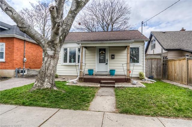 270 Brock Street, House detached with 2 bedrooms, 1 bathrooms and 2 parking in Brantford ON | Image 3