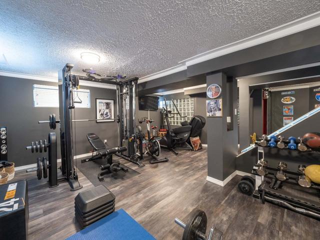 916 Woodbine Boulevard Sw, House detached with 3 bedrooms, 3 bathrooms and 5 parking in Calgary AB | Image 37
