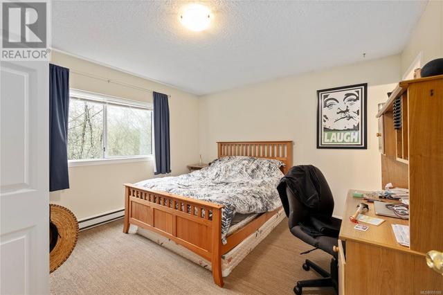 Primary bedroom, unit B upstairs 3 bed | Image 9