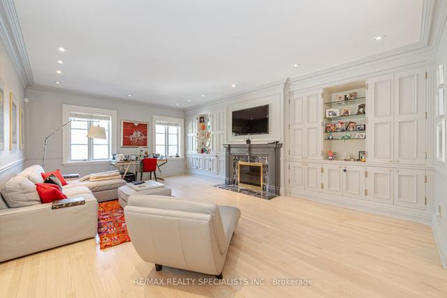11 High Point Rd, House detached with 9 bedrooms, 14 bathrooms and 26 parking in Toronto ON | Image 10