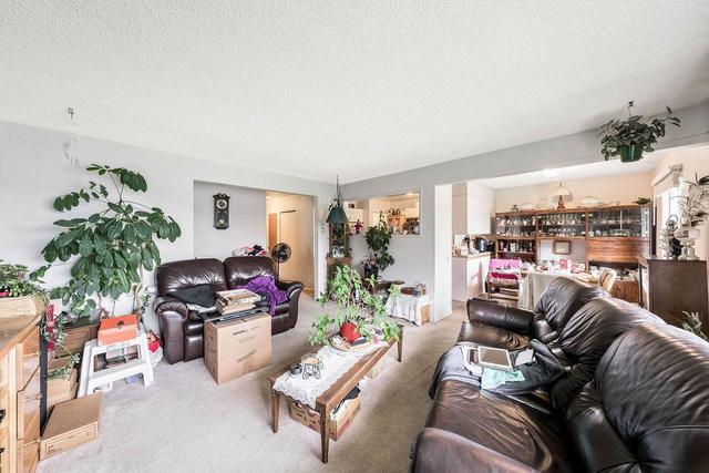 10 Collingwood Place Nw, House detached with 4 bedrooms, 2 bathrooms and 3 parking in Calgary AB | Image 4