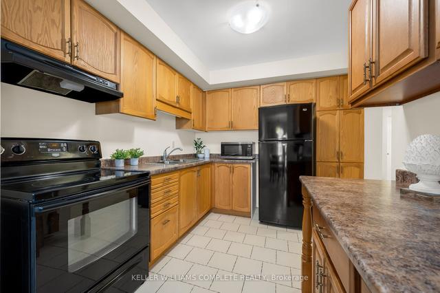53 - 1 Royalwood Crt, Townhouse with 3 bedrooms, 2 bathrooms and 2 parking in Hamilton ON | Image 2