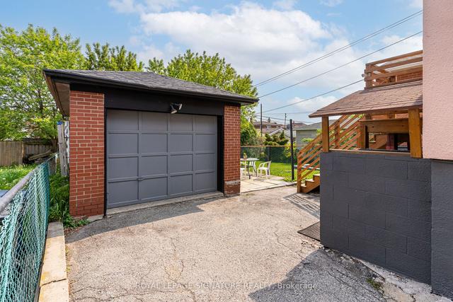17 Ashbury Ave, House detached with 3 bedrooms, 3 bathrooms and 5 parking in Toronto ON | Image 20