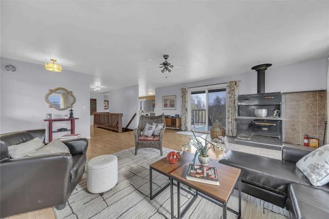 2793 Washburn Rd, House detached with 1 bedrooms, 2 bathrooms and 8 parking in South Frontenac ON | Image 4