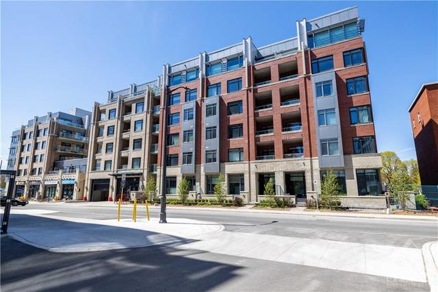 507 - 11 Oblats Avenue, Condo with 2 bedrooms, 2 bathrooms and 1 parking in Ottawa ON | Card Image