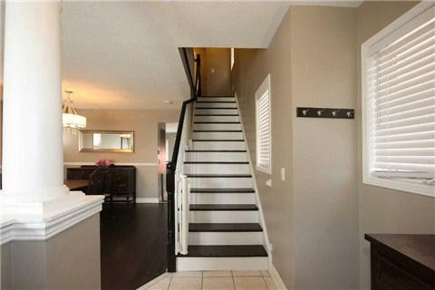 184 Westfield Tr, House detached with 3 bedrooms, 3 bathrooms and 1 parking in Oakville ON | Image 3