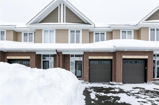 105 Escarpment Crescent, Townhouse with 3 bedrooms, 3 bathrooms and 3 parking in Ottawa ON | Card Image