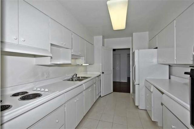 1404 - 619 Avenue Rd, Condo with 2 bedrooms, 2 bathrooms and 1 parking in Toronto ON | Image 10