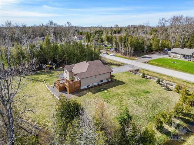 16 Cedar Rail Crescent, House detached with 3 bedrooms, 3 bathrooms and 6 parking in North Grenville ON | Image 25