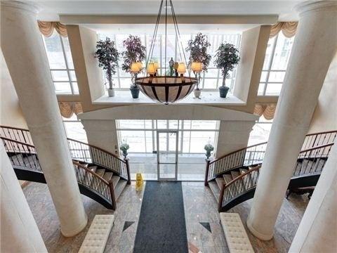 2102 - 156 Enfield Pl, Condo with 2 bedrooms, 1 bathrooms and 1 parking in Mississauga ON | Image 11