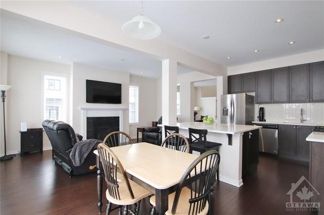 569 Radiant Private, Townhouse with 4 bedrooms, 3 bathrooms and 2 parking in Ottawa ON | Image 9