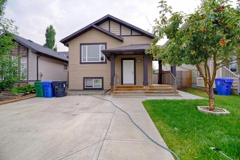 505 Mary Cameron Crescent N, House detached with 3 bedrooms, 2 bathrooms and 4 parking in Lethbridge AB | Card Image