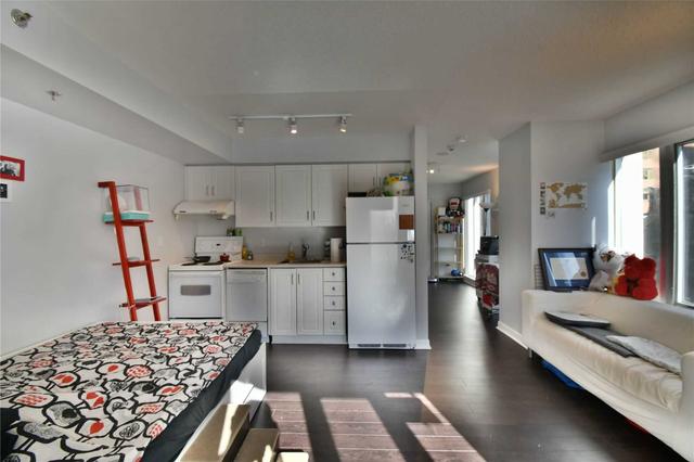 701 - 210 Victoria St, Condo with 0 bedrooms, 1 bathrooms and 0 parking in Toronto ON | Image 6