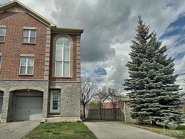 101 Arcola Private, Townhouse with 2 bedrooms, 4 bathrooms and 4 parking in Ottawa ON | Image 1