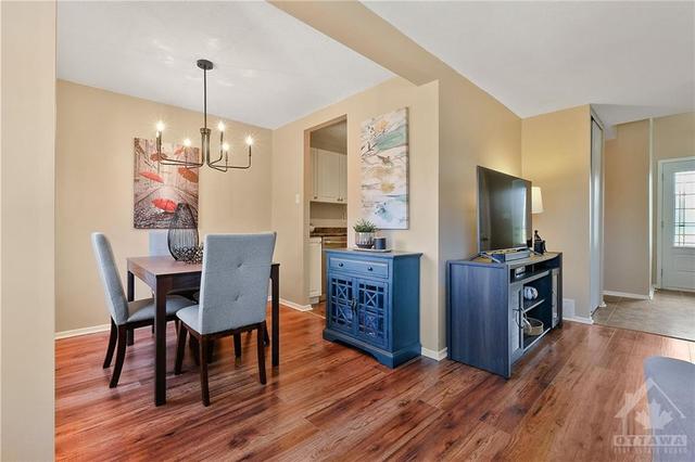 6959 Bilberry Drive, Townhouse with 3 bedrooms, 3 bathrooms and 1 parking in Ottawa ON | Image 7
