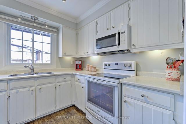 1 - 567 Guelph Line W, Townhouse with 3 bedrooms, 2 bathrooms and 2 parking in Burlington ON | Image 2