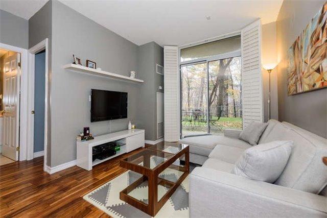 T09 - 16 Dallimore Circ, Condo with 1 bedrooms, 1 bathrooms and 2 parking in Toronto ON | Image 10