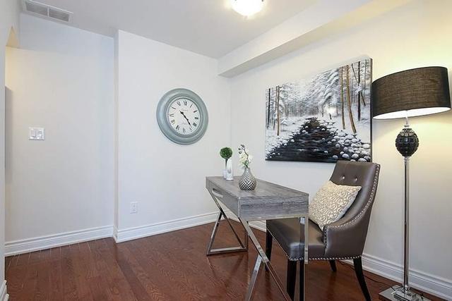74 Hargrave Lane, Townhouse with 3 bedrooms, 3 bathrooms and 1 parking in Toronto ON | Image 9
