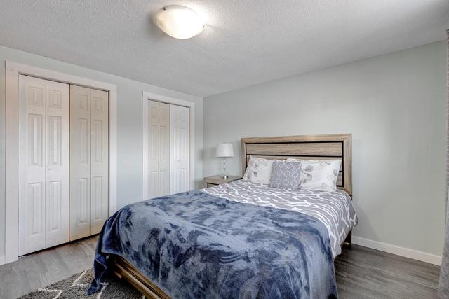 3227 Doverville Crescent Se, Home with 4 bedrooms, 2 bathrooms and 2 parking in Calgary AB | Image 4