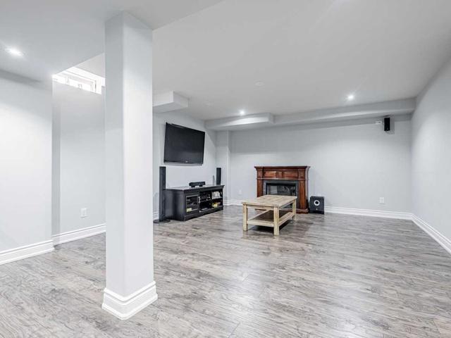 30 Baby Pointe Tr, House detached with 4 bedrooms, 4 bathrooms and 4 parking in Brampton ON | Image 21