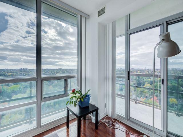 2009 - 509 Beecroft Rd, Condo with 2 bedrooms, 2 bathrooms and 1 parking in Toronto ON | Image 7