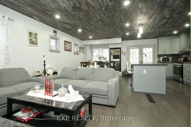 221 Church St, House detached with 3 bedrooms, 4 bathrooms and 6 parking in Toronto ON | Image 11
