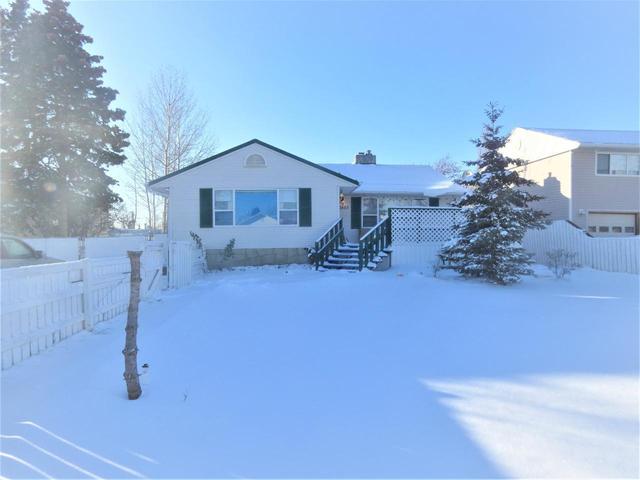 10403 13 Street, House detached with 4 bedrooms, 2 bathrooms and 1 parking in Dawson Creek BC | Image 1