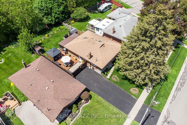 122 Lorindale Dr, House detached with 2 bedrooms, 2 bathrooms and 4 parking in Oshawa ON | Image 29