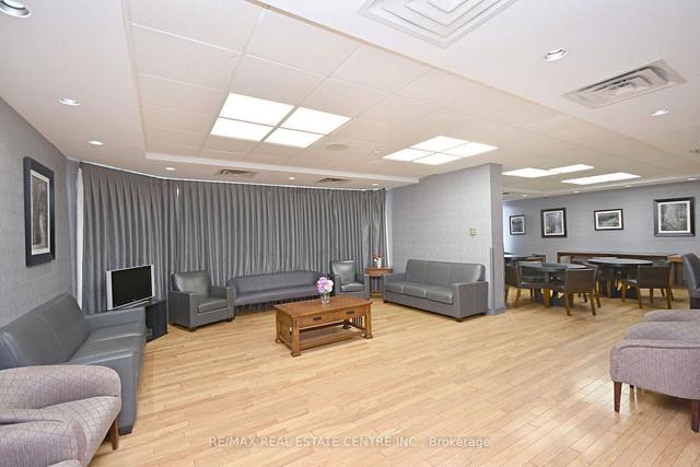 405 - 135 Hillcrest Ave, Condo with 2 bedrooms, 1 bathrooms and 1 parking in Mississauga ON | Image 17