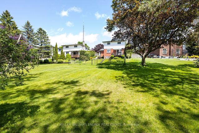 310 Lorindale Dr, House detached with 3 bedrooms, 2 bathrooms and 5 parking in Oshawa ON | Image 28