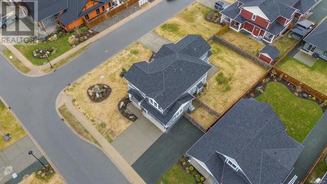 Aerial view of full duplex | Image 44