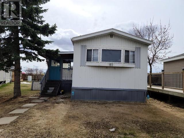 7811 97 Avenue, Home with 2 bedrooms, 1 bathrooms and 2 parking in Peace River AB | Card Image
