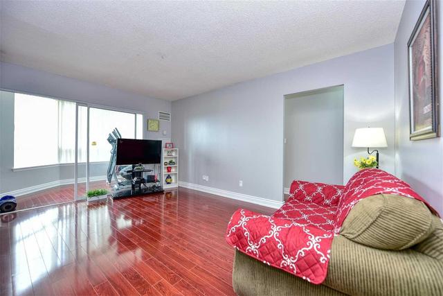 1011 - 135 Hillcrest Ave, Condo with 2 bedrooms, 2 bathrooms and 1 parking in Mississauga ON | Image 4
