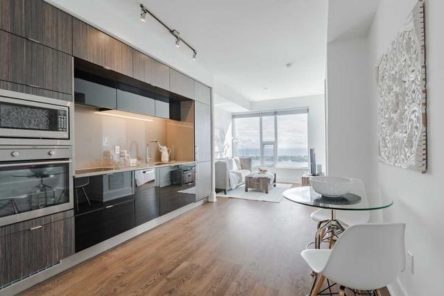 4406 - 10 York St, Condo with 1 bedrooms, 1 bathrooms and 0 parking in Toronto ON | Image 1