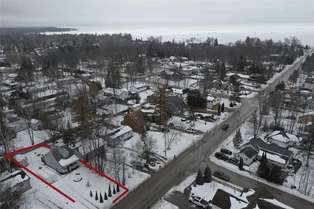 718 Ninth Line, House detached with 1 bedrooms, 2 bathrooms and 10 parking in Innisfil ON | Image 2