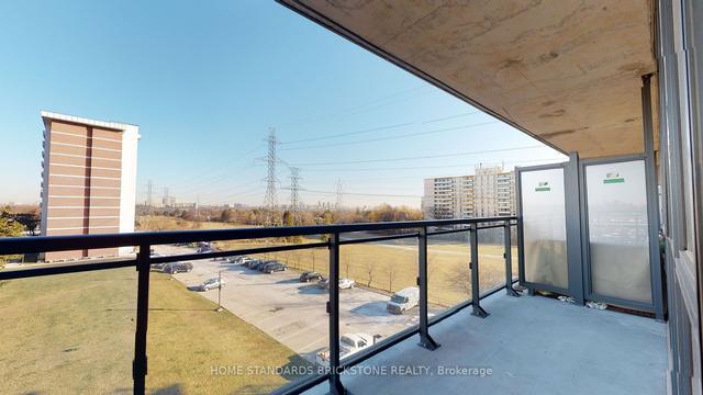 506 - 3237 Bayview Ave E, Condo with 2 bedrooms, 2 bathrooms and 1 parking in Toronto ON | Image 2
