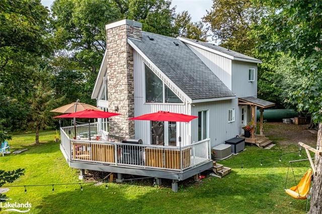 1&2 Ivy Lane / Grape Island, House detached with 4 bedrooms, 3 bathrooms and null parking in Orillia ON | Image 14