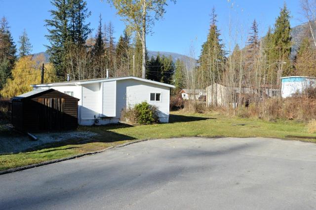 22 - 1000 Innes Street W, Home with 3 bedrooms, 2 bathrooms and 2 parking in Nelson BC | Image 3