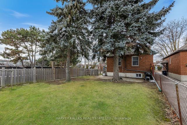 19 Danesbury Ave, House detached with 2 bedrooms, 2 bathrooms and 2 parking in Toronto ON | Image 25