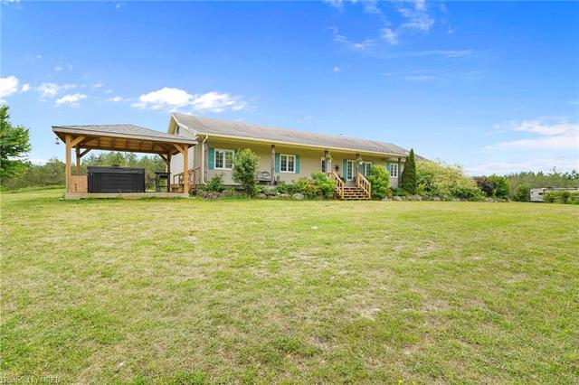 604122 60 Side Road, House detached with 5 bedrooms, 2 bathrooms and 12 parking in Chatsworth ON | Image 32