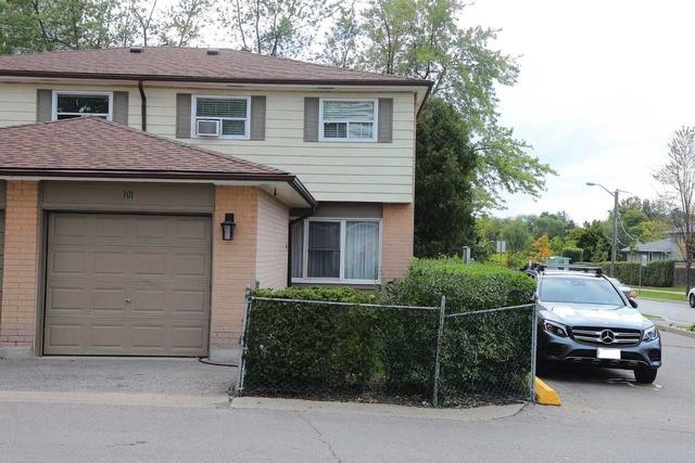 101 Plum Tree Way, Townhouse with 4 bedrooms, 2 bathrooms and 2 parking in Toronto ON | Image 34