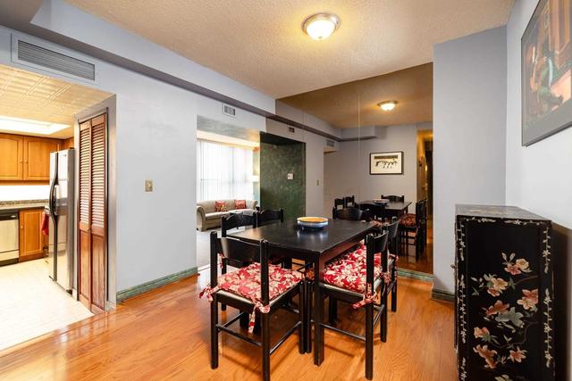 928 - 65 Scadding Ave, Condo with 2 bedrooms, 2 bathrooms and 1 parking in Toronto ON | Image 3